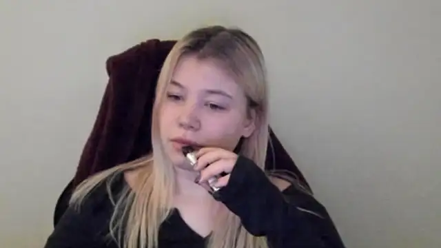 Snapshot of Lulu_Di chatting on 02/12/26, 11:26 Lulu Di online show from 02/12/26, 11:26