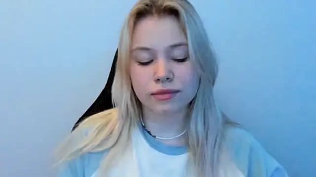 Snapshot of Lulu_Di chatting on 02/01/26, 12:31 Lulu Di online show from 02/01/26, 12:31