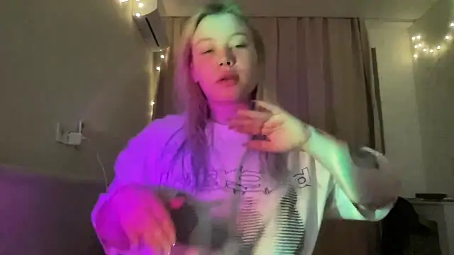 Lulu Di online show from 03/19/26, 09:48