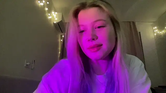 Lulu Di online show from 03/18/26, 10:10