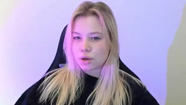 Snapshot of Lulu_Di chatting on 02/17/26, 10:07 Lulu Di online show from 02/17/26, 10:07