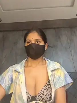 Snapshot of Cute_shikaa chatting on 04/13/26, 11:25 Cute shikaa online show from 04/13/26, 11:25