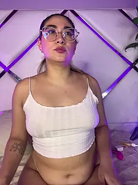 Snapshot of LunaRiivas chatting on 02/16/26, 12:48 LunaRiivas online show from 02/16/26, 12:48