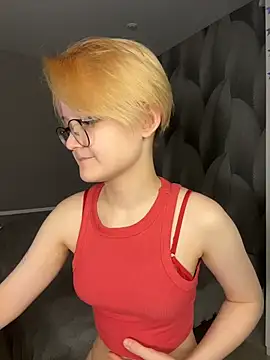 Snapshot of LuunaDorean chatting on 03/03/26, 08:27 LuunaDorean online show from 03/03/26, 08:27