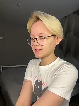 Snapshot of LuunaDorean chatting on 02/13/26, 06:24 LuunaDorean online show from 02/13/26, 06:24