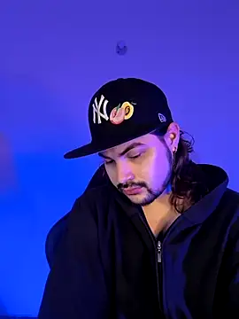Derek Vow online show from 05/04/26, 10:56
