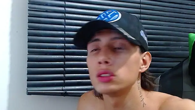 Snapshot of Didi_hard chatting on 02/18/26, 02:09 Didi hard online show from 02/18/26, 02:09