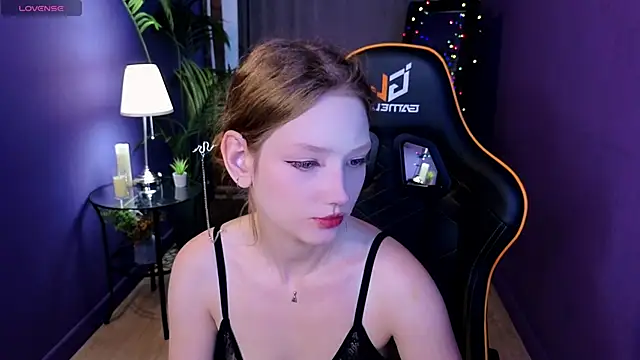 Snapshot of Your_lilith_ chatting on 06/18/26, 06:01 Your lilith online show from 06/18/26, 06:01