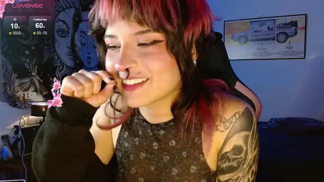 Snapshot of neena_nyx_ chatting on 02/25/26, 10:09 neena nyx online show from 02/25/26, 10:09