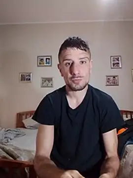 Snapshot of Mcsimotoro chatting on 04/14/26, 09:14 Mcsimotoro online show from 04/14/26, 09:14