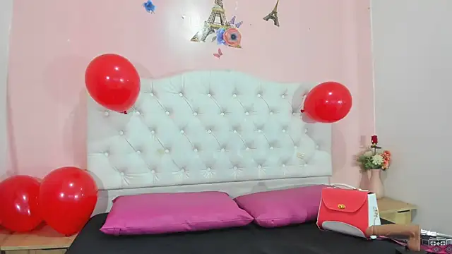 Snapshot of elianacollins23 chatting on 02/14/26, 04:02 elianacollins23 online show from 02/14/26, 04:02