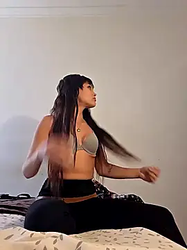 Beebeeyyy online show from 02/27/26, 03:45