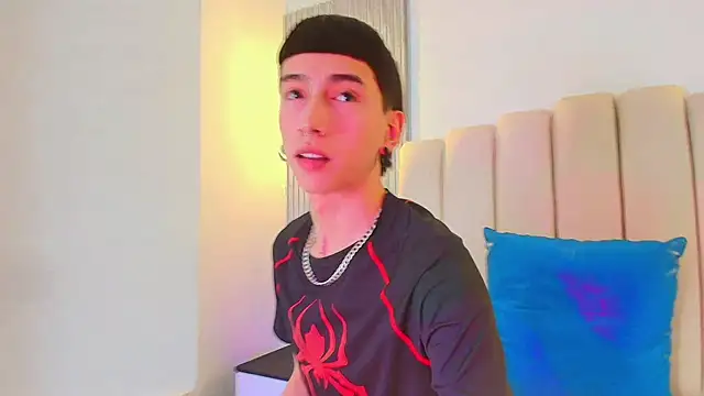 lian cameron online show from 03/24/26, 03:50