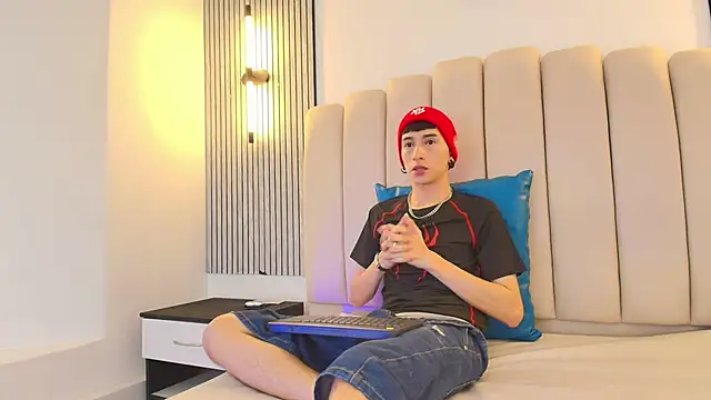 lian cameron online show from 03/17/26, 03:53