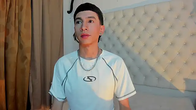 lian cameron online show from 06/11/26, 01:05