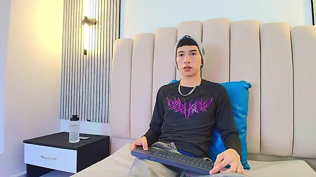 lian cameron online show from 03/19/26, 03:50