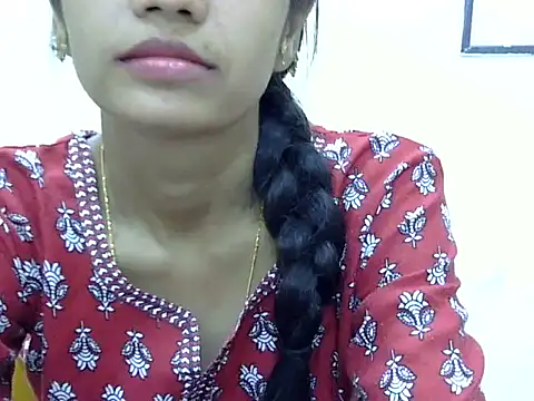 Snapshot of Kulsum_S chatting on 05/06/26, 01:04 Kulsum S online show from 05/06/26, 01:04