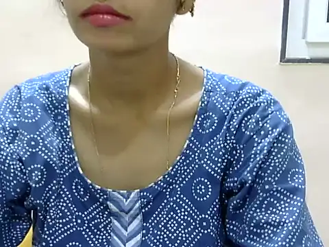 Snapshot of Kulsum_S chatting on 05/18/26, 01:27 Kulsum S online show from 05/18/26, 01:27