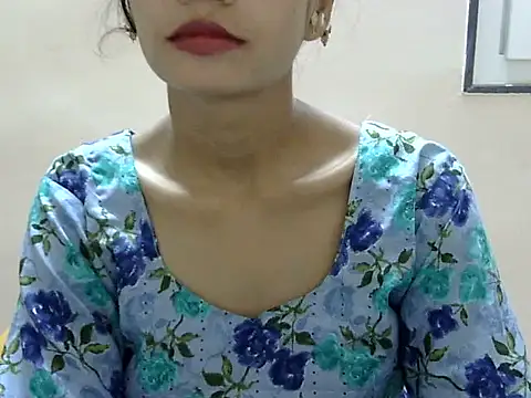 Snapshot of Kulsum_S chatting on 05/27/26, 11:28 Kulsum S online show from 05/27/26, 11:28