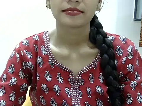 Snapshot of Kulsum_S chatting on 06/01/26, 01:11 Kulsum S online show from 06/01/26, 01:11