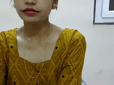Snapshot of Kulsum_S chatting on 05/19/26, 01:40 Kulsum S online show from 05/19/26, 01:40