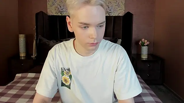 Snapshot of Je_Salvatore chatting on 02/28/26, 07:08 Je Salvatore online show from 02/28/26, 07:08