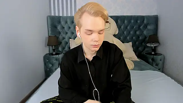 Snapshot of Je_Salvatore chatting on 02/04/26, 07:47 Je Salvatore online show from 02/04/26, 07:47