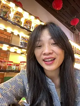 Lyn-be99 online show from 04/01/26, 12:02