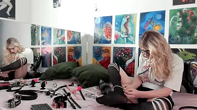 Snapshot of Miaxma chatting on 04/03/26, 03:51 Miaxma online show from 04/03/26, 03:51