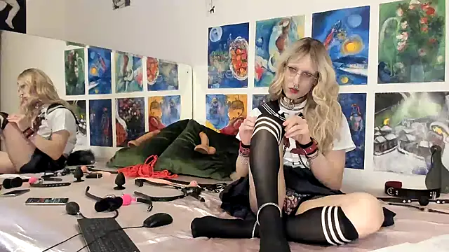 Snapshot of Miaxma chatting on 04/05/26, 05:19 Miaxma online show from 04/05/26, 05:19