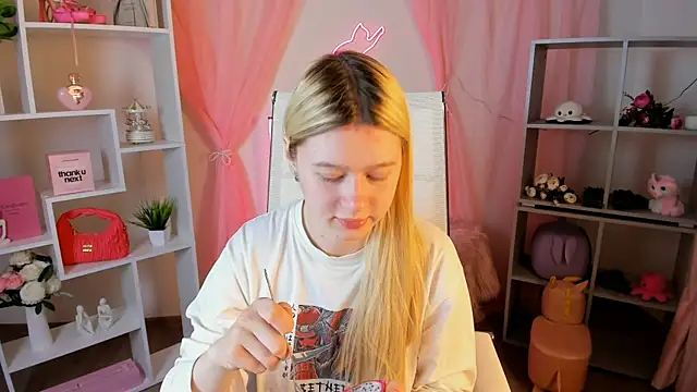 CelestineMauriac online show from 04/24/26, 06:54