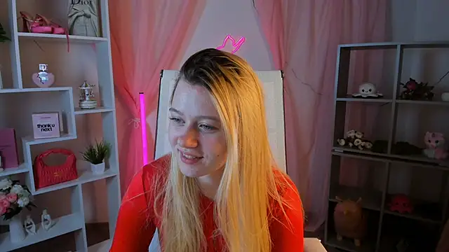CelestineMauriac online show from 05/16/26, 06:18