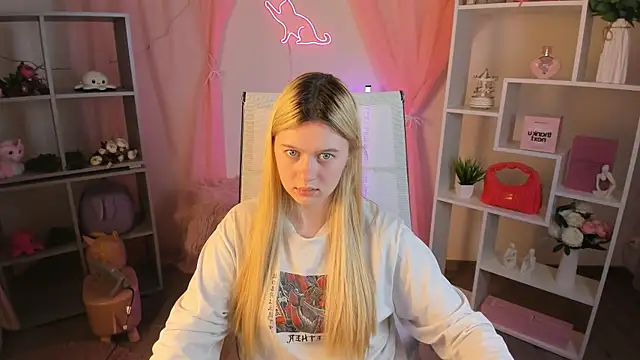 CelestineMauriac online show from 04/21/26, 07:09