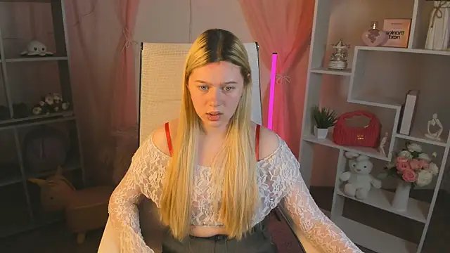 CelestineMauriac online show from 04/15/26, 06:56