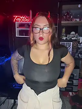 SOPHIIE LUX  online show from 04/17/26, 01:19