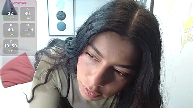 Laia white online show from 04/13/26, 11:36