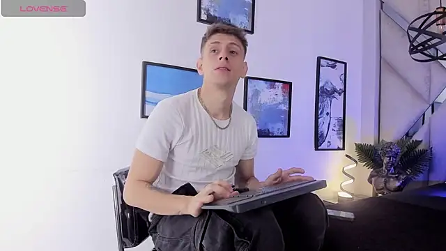 Snapshot of Jasper__jones chatting on 02/19/26, 01:52 Jasper jones online show from 02/19/26, 01:52