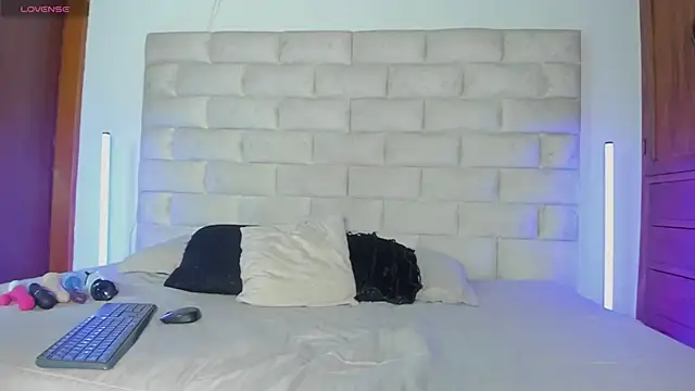 HollyGrey  online show from 02/26/26, 11:32