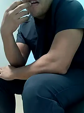 Snapshot of Ryzca chatting on 02/15/26, 01:21 Ryzca online show from 02/15/26, 01:21