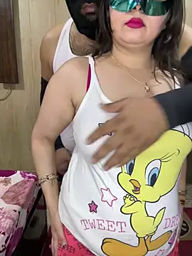 Indian coupl1122 online show from 02/22/26, 05:32