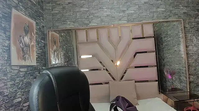 Shara Oz online show from 04/11/26, 03:03