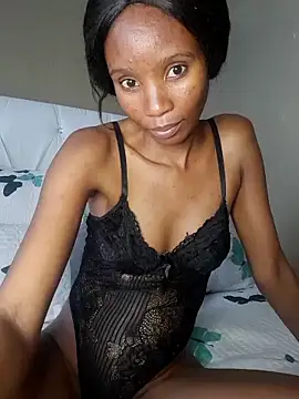 Snapshot of EbonyDivine chatting on 04/15/26, 01:26 EbonyDivine online show from 04/15/26, 01:26