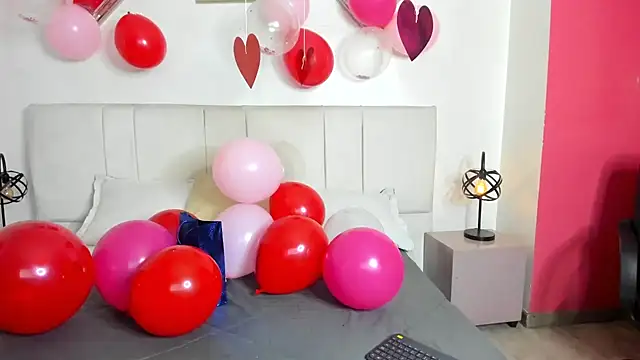 Snapshot of Minibombom chatting on 02/11/26, 07:58 Minibombom online show from 02/11/26, 07:58