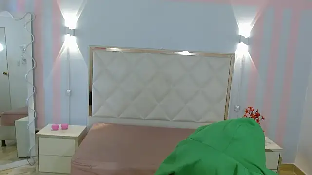 Snapshot of NOOAH_TAY chatting on 02/21/26, 07:16 NOOAH TAY online show from 02/21/26, 07:16