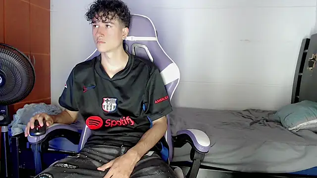 Snapshot of Johnny_cagee_ chatting on 02/26/26, 12:32 Johnny cagee online show from 02/26/26, 12:32