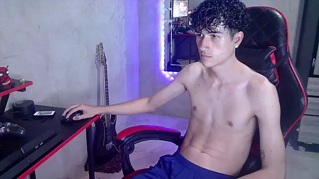 Snapshot of Johnny_cagee_ chatting on 07/14/26, 12:21 Johnny cagee online show from 07/14/26, 12:21