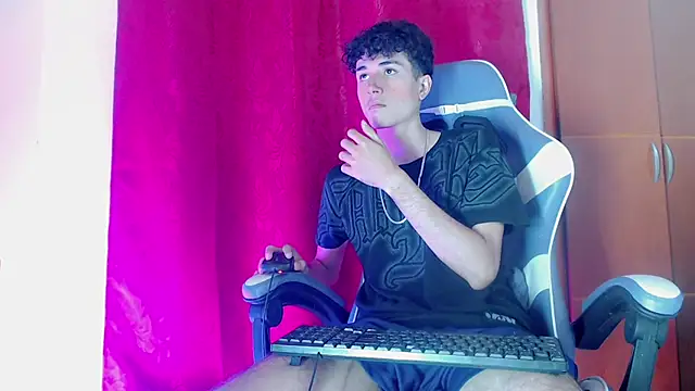 Snapshot of Johnny_cagee_ chatting on 02/02/26, 12:20 Johnny cagee online show from 02/02/26, 12:20