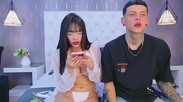 Snapshot of MadyAndEthan chatting on 02/21/26, 04:25 MadyAndEthan online show from 02/21/26, 04:25