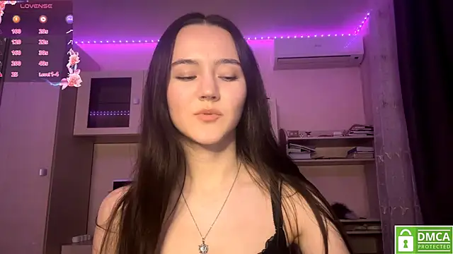 Snapshot of Kiaicatie chatting on 06/16/26, 05:35 Kiaicatie online show from 06/16/26, 05:35