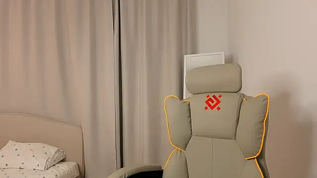 ssandralovin online show from 04/17/26, 08:22